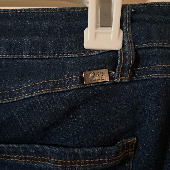 1822 Brand Adrianna Skinny Jeans - Picture 3 of 7